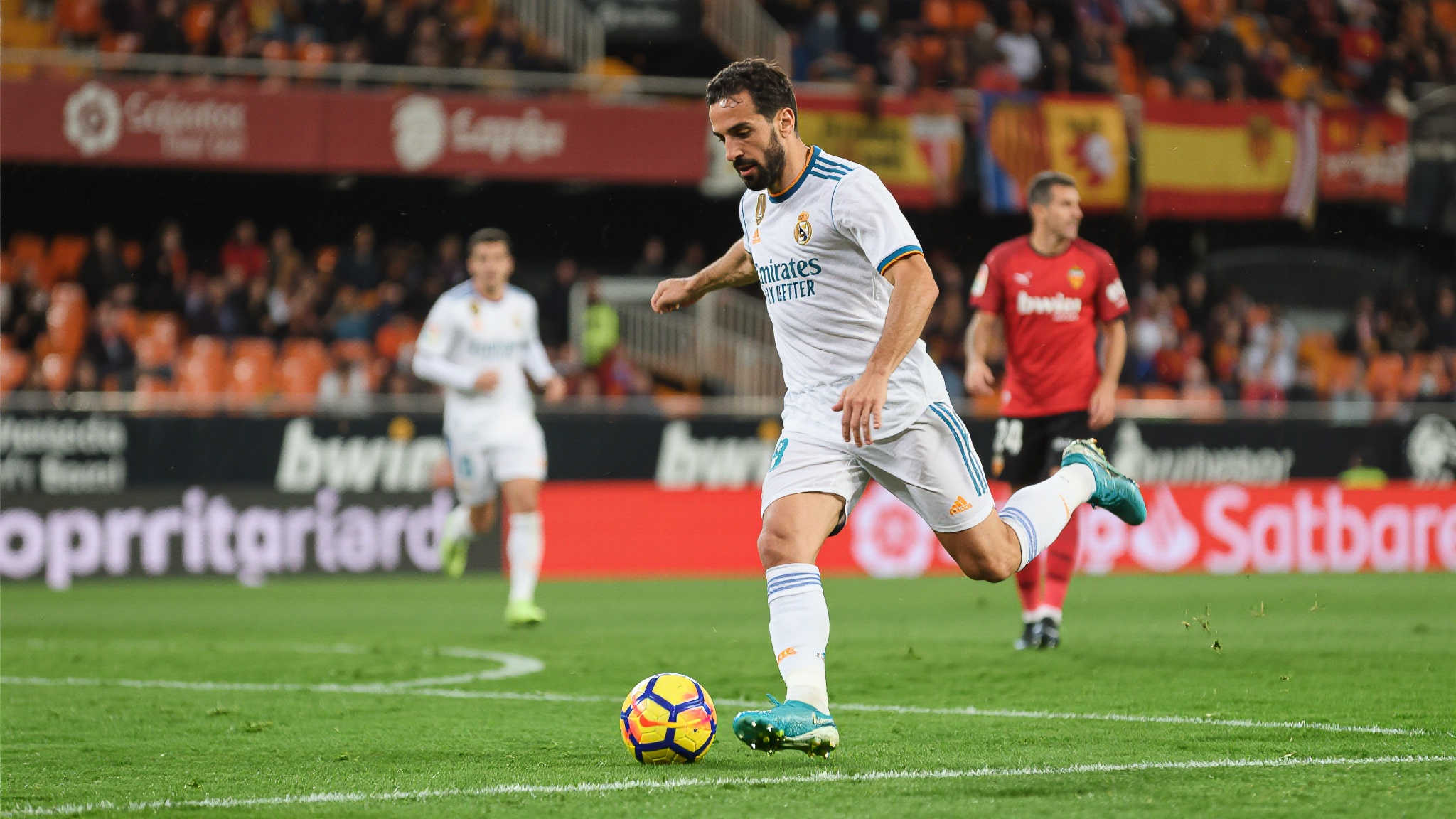 40岁卡索拉引领家乡队重返西甲，宝刀未老未来再展活力